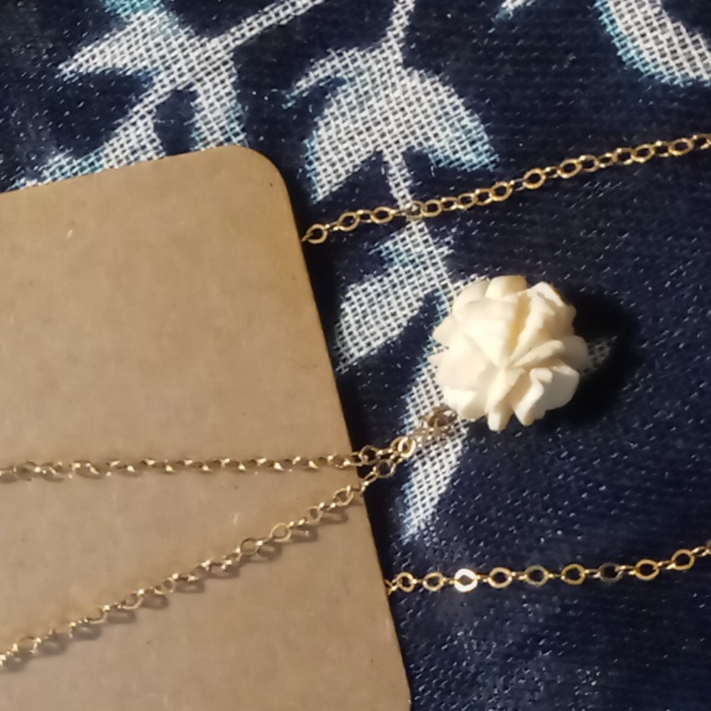 Vintage Gold 1/20 Gf 12k Necklace with Cream Rose Pendant. 20 In Long - Picture 7 of 9